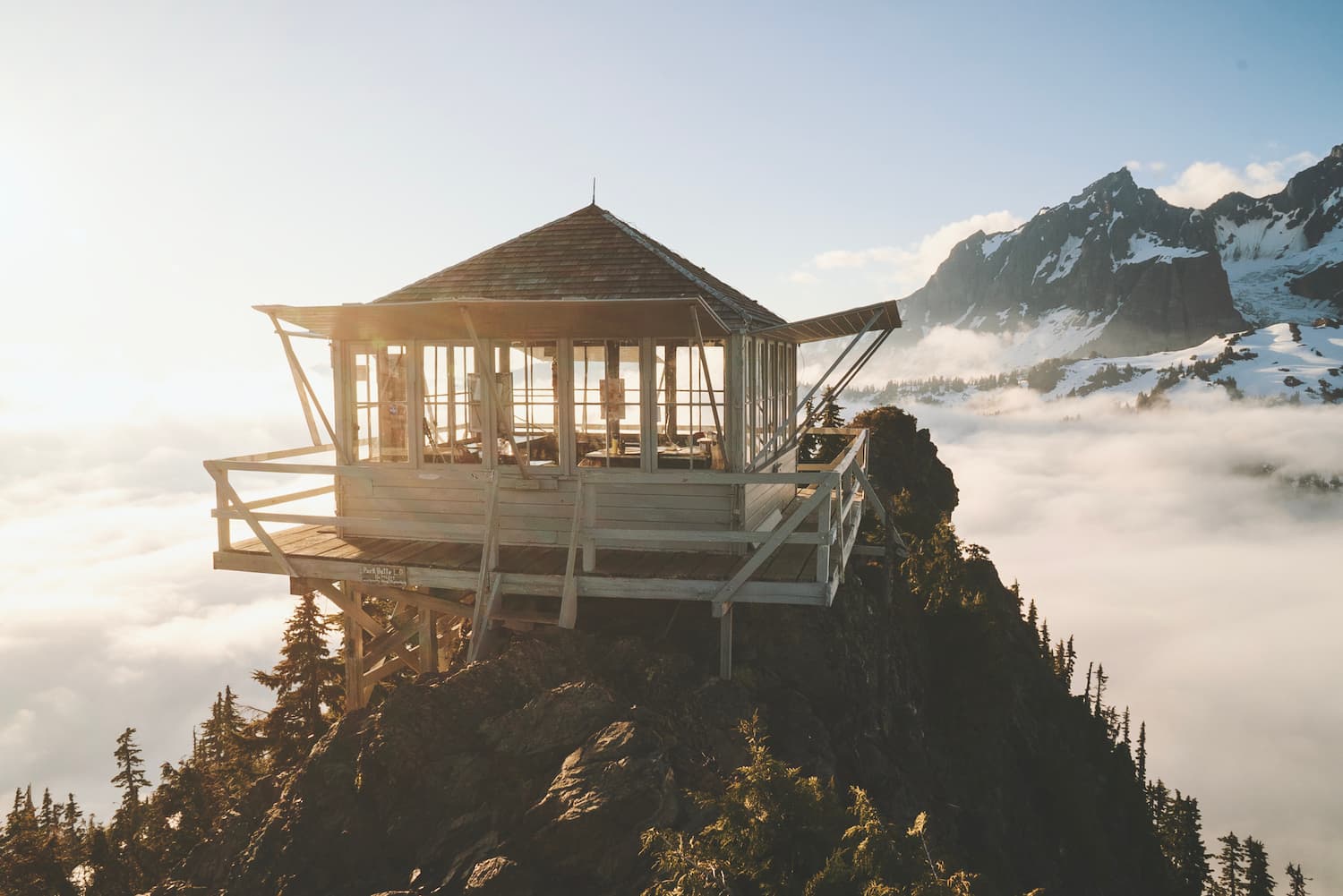 Park Butte Lookout – Stay Overnight at a Fire Tower in Washington's North Cascades (Complete Guide)