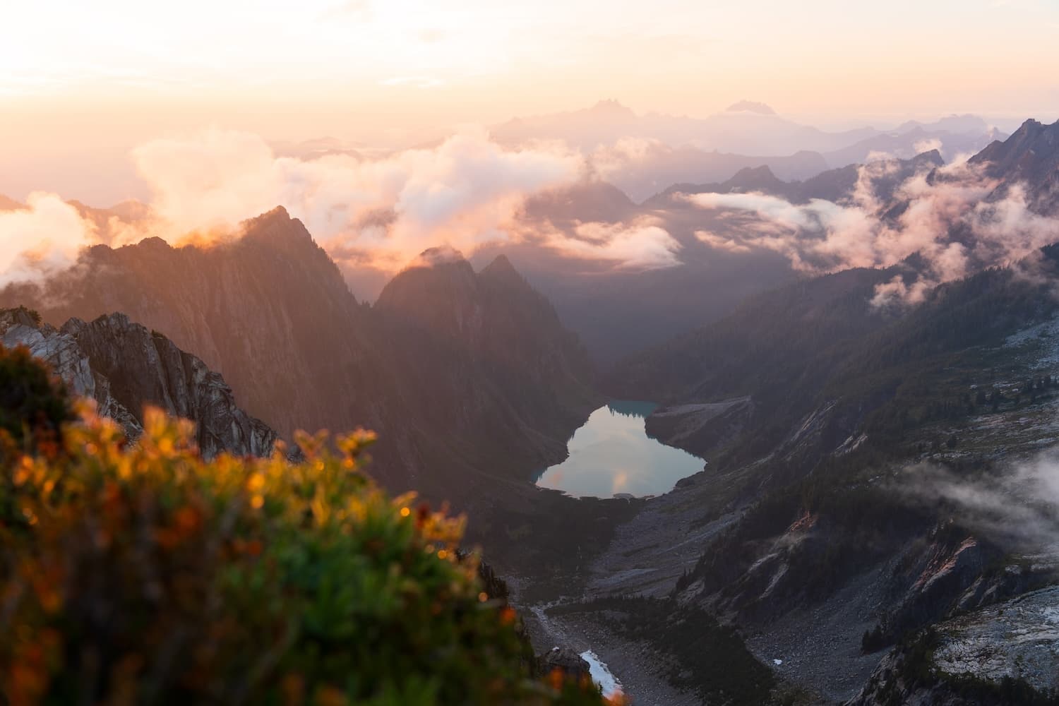 Vesper Peak: The Most Epic North Cascades Hike You Can’t Miss!